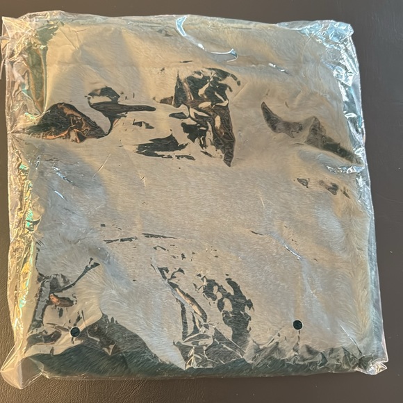 🆕 Green Furry Ulta Cosmetic Drawstring Bag - makeup storage travel - Picture 2 of 5